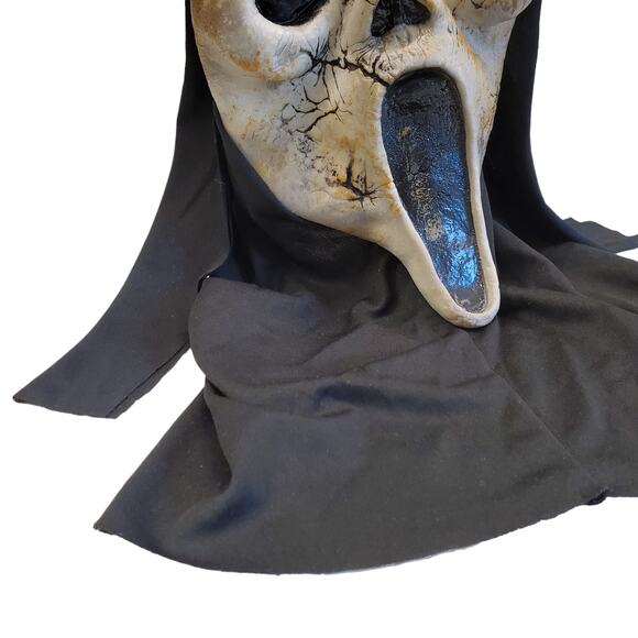 Scream Ghost Face Zombie Halloween Mask April June 2010 Fun World Used - Picture 3 of 16